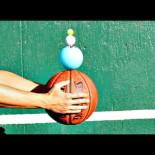 ¿Qué sucede cuando sueltas unas cuantas pelotas apiladas y rebotan en el suelo?