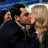 Moreno Bonilla, que ha ingresado un millón y medio de euros de la política, dice tener sólo 6.000 euros en el banco