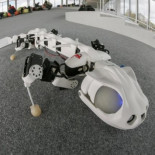 Si llevara piel, este robot es tan real que lo confundirías con un animal de verdad
