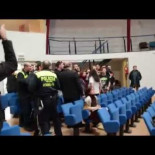 18 jóvenes de Madrid detenidos por una acción contra los desahucios en un pleno