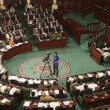 Tres hombres armados tratan de asaltar el Parlamento de Túnez y toman rehenes
