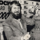 Muere Gary Dahl, el hombre que se hizo millonario vendiendo piedras como si fueran mascotas [eng]