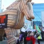 Las condiciones de la UE para consultar los documentos del TTIP