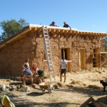 Cómo construir una casa de paja