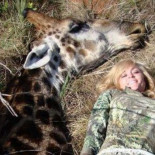 EEUU: Cazadora recibe amenazas de muerte por esta foto