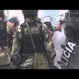 Policía y prensa peruanas arman a manifestante para luego incriminarlo como violento