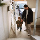Una jueza echa a un padre de su piso pese a que su exmujer tiene otro de su propiedad