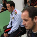 Condecoran al mosso condenado por golpear a David Fernàndez