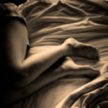 Dos años de cárcel a un militar por hacer fotos a una chica desnuda y enviarlas por WhatsApp