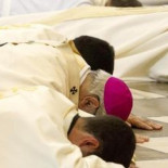 Ultimátum del juez al arzobispo de Granada por negarse a colaborar 8 veces en el caso de pederastia de los Romanones