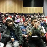 Mujeres obligadas a sentarse atrás en clase en la Universidad de Western Sidney por musulmanes que daban lectura [ENG]