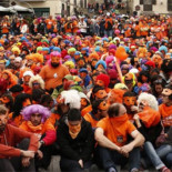 Un ‘muro popular’ rodea a 3 condenados de Segi buscados por la Policía