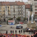 La Policía identificó a varios bomberos por negarse a retirar pancartas de la Virgen Blanca