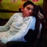 La madre del niño al que Cospedal negó cuidados familiares y falleció le exige que respete la sentencia judicial