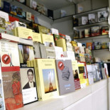 Neonazis en la feria del libro. "Qué mierda de libros son estos".