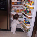 ¿Sabías que las puertas de las neveras son magnéticas para evitar que los niños queden encerrados dentro?