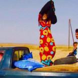 Mujeres sirias se 'liberan' de sus ropas negras tras lograr escapar de Estado Islámico