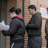 Economía real: Miles de personas para 14 puestos de trabajo en un lavado de coches [CAST/GAL]