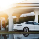 Los Supercargadores de Tesla en Europa alcanzan las 150 estaciones, ninguno en España