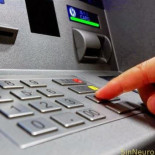 Acostúmbrate a pagar por sacar dinero del cajero, la cosa se va a poner aún más fea