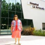 Un hospital de Córdoba implanta un ojo biónico y devuelve parte de la visión a una mujer ciega