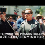 Arnold Schwarzenegger sale a la calle disfrazado de Terminator para gastar bromas a la gente [ENG]