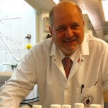 Halló la cura de la hepatitis C, se hizo millonario y va por el Nobel