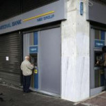 Tsipras anuncia que los bancos griegos no abrirán este lunes