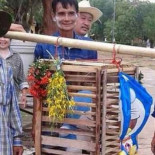 Una aldea tailandesa sustituye el gato vivo utilizado en un ritual para pedir lluvia por un peluche de Doraemon [ENG]