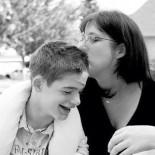 Una madre se enfada con Jim Carrey por tuitear una foto de su hijo con autismo [ENG]