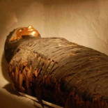 Hallan en Egipto cuatro tumbas con momias de niños de hace más de 5.000 años