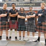 Acoso de mujeres hace que bármanes escoceses tengan que renunciar a las faldas [ENG]