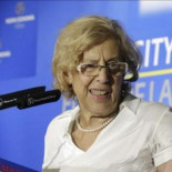 Carmena suprime diez puestos directivos para ahorrar un millón de euros al año