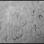 Misión New Horizons: nuevas imágenes de Plutón muestran planicie congelada