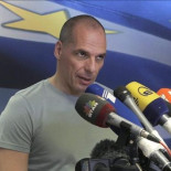 Yanis Varufakis: "Luis de Guindos sabe mucho más de economía que Dijsselbloem"
