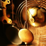 Descubren por qué se sincronizan los relojes de péndulo cuando están juntos