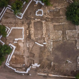 Descubierta una bodega con más de 70 ánforas de vino de 4000 años de antigüedad