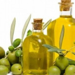 El precio del aceite de oliva roza máximos históricos por una bacteria en Italia