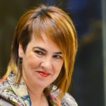 La presidenta del Parlamento de Navarra de Podemos recibe insultos y amenazas en el homenaje a Casanova