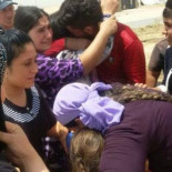 Los padres que compran a sus hijas para rescatarlas de Estado Islámico