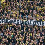 Bienvenidos refugiados:  inspiradoras escenas en los campos de fútbol de Alemania (Eng)
