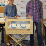 Incubadora neonatal de bajo coste con firma española