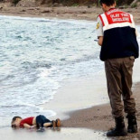 Razones para publicar la imagen de un niño muerto