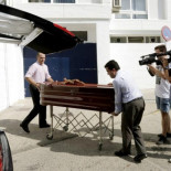 Un juez paraliza la incineración de Ruiz- Mateos para realizarle una prueba de paternidad