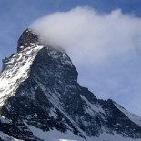 Fósiles, muertos, joyas y hasta un avión: las sorpresas que depara el derretimiento de los glaciares