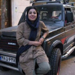 La caricaturista iraní Atena Farghadani, acusada de indecencia y adulterio por dar la mano a su abogado