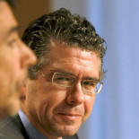 Una denuncia de una felación pistola en mano complica el caso espías en Madrid