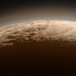 Las nuevas imágenes de Plutón muestran paisajes realmente increíbles