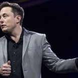 Elon Musk: "Los motores de gasolina han alcanzado su límite. Es la hora de los eléctricos"