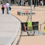 Carmena anuncia la contratación de 500 nuevos barrenderos y la paralización del ERTE de las empresas concesionarias